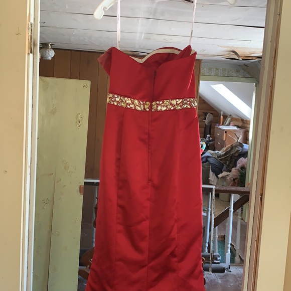 Maroon/ red dress worn one time - Picture 3 of 3